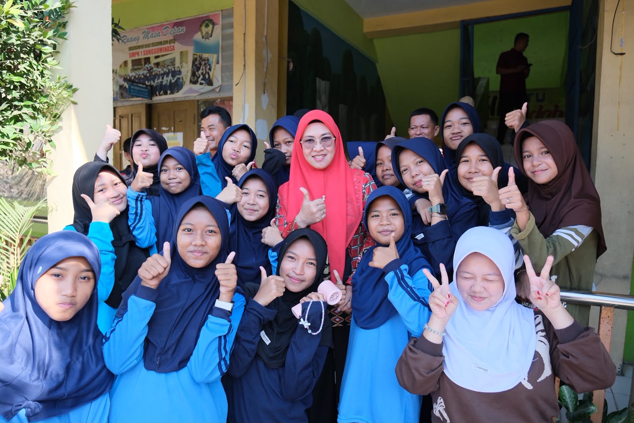 Husniah Talenrang Turun ke Sekolah, Pastikan Fasilitas dan Pembelajaran SMPN 1 Sungguminasa Siap