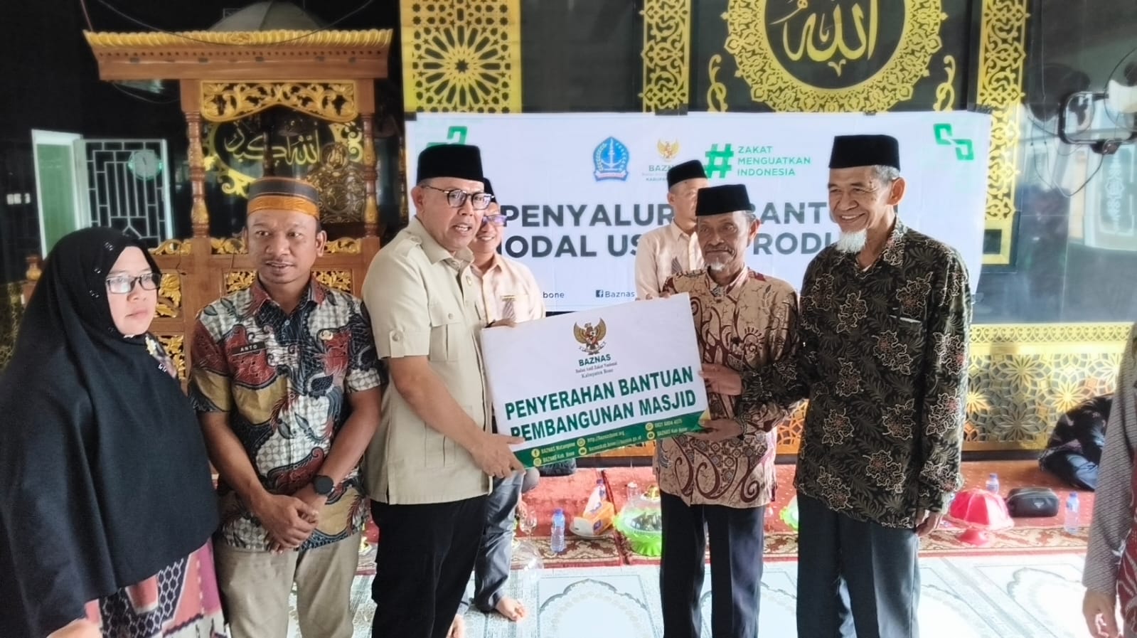 25 Pelaku Usaha di Kahu Terima Modal Zakat, Pemkab Bone Dorong Mustahik Naik Kelas