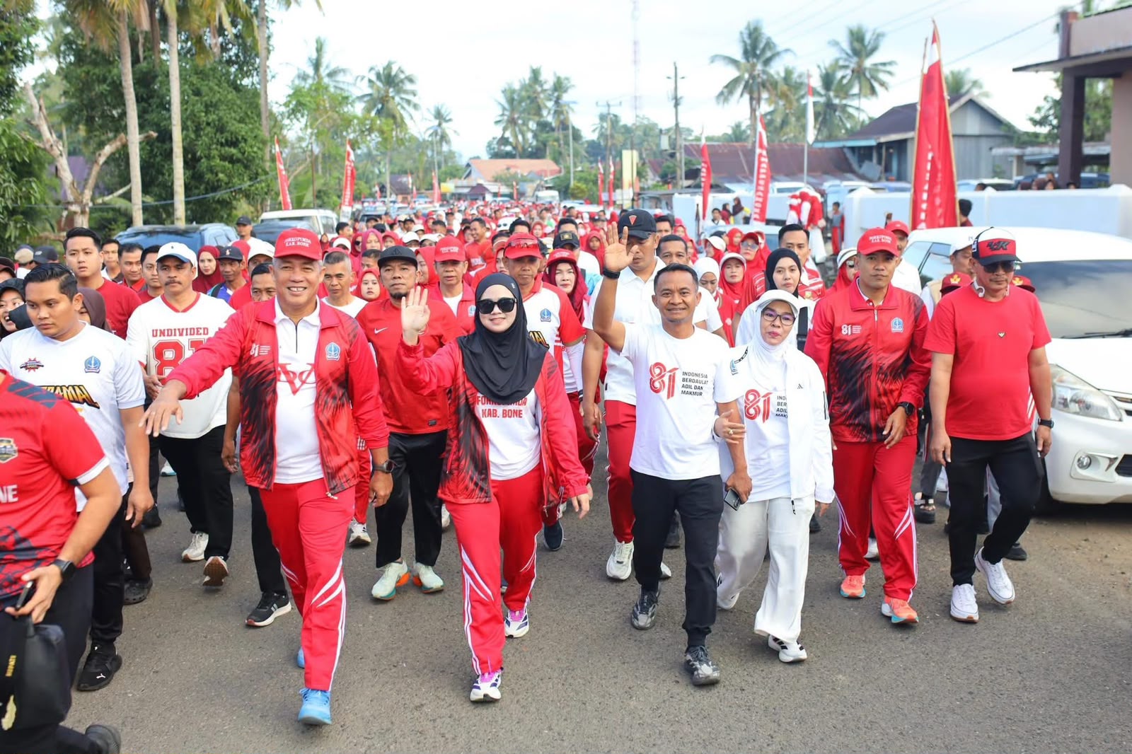 30 Ribu Warga Tumpah Ruah di Ponre, Trio Sulaiman Rayakan Kemerdekaan Bersama Rakyat