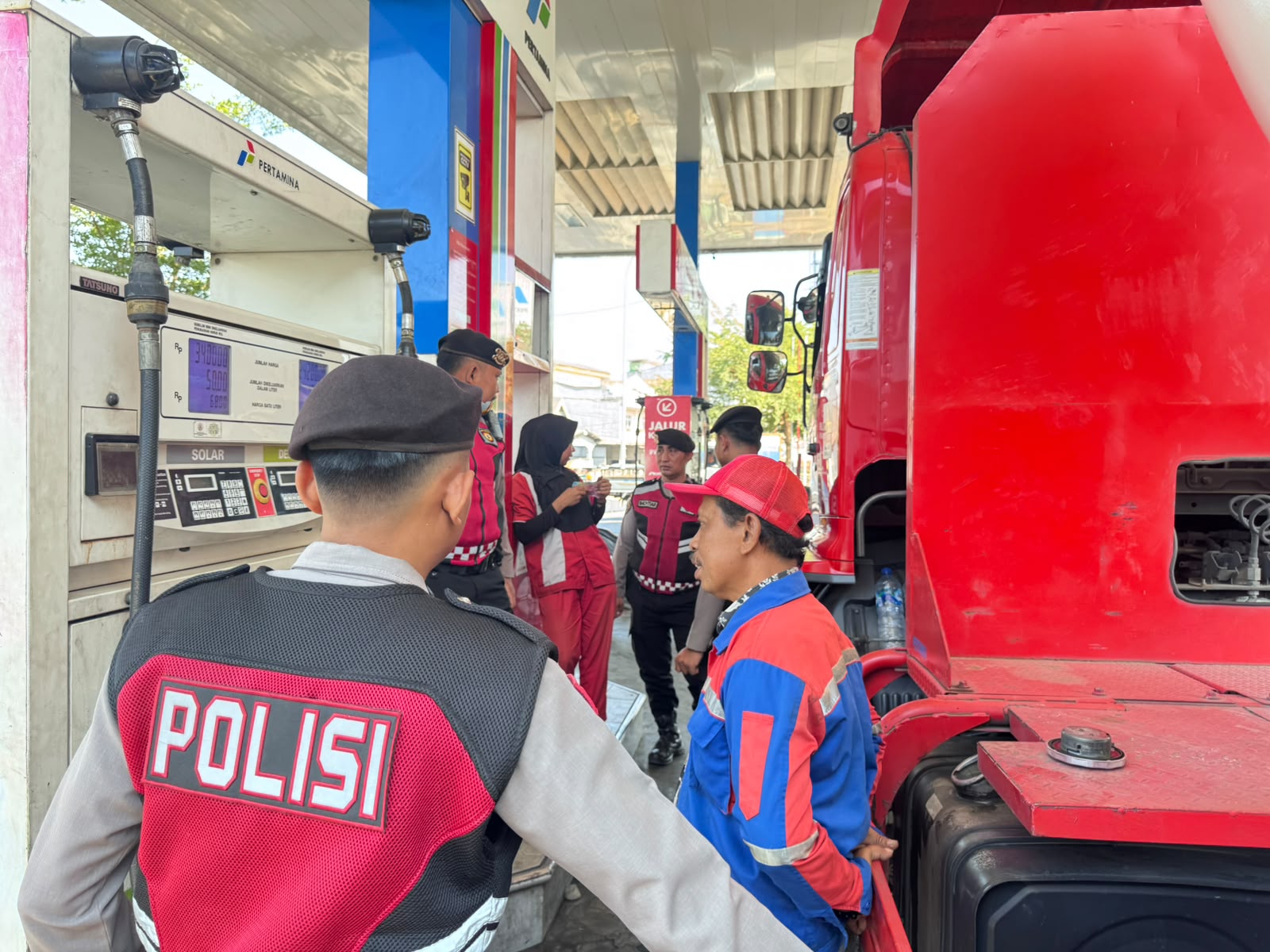 Antisipasi Antrean SPBU dan LPG, Perintis Presisi Polresta Gowa Turun Jaga Kelancaran Lalu Lintas
