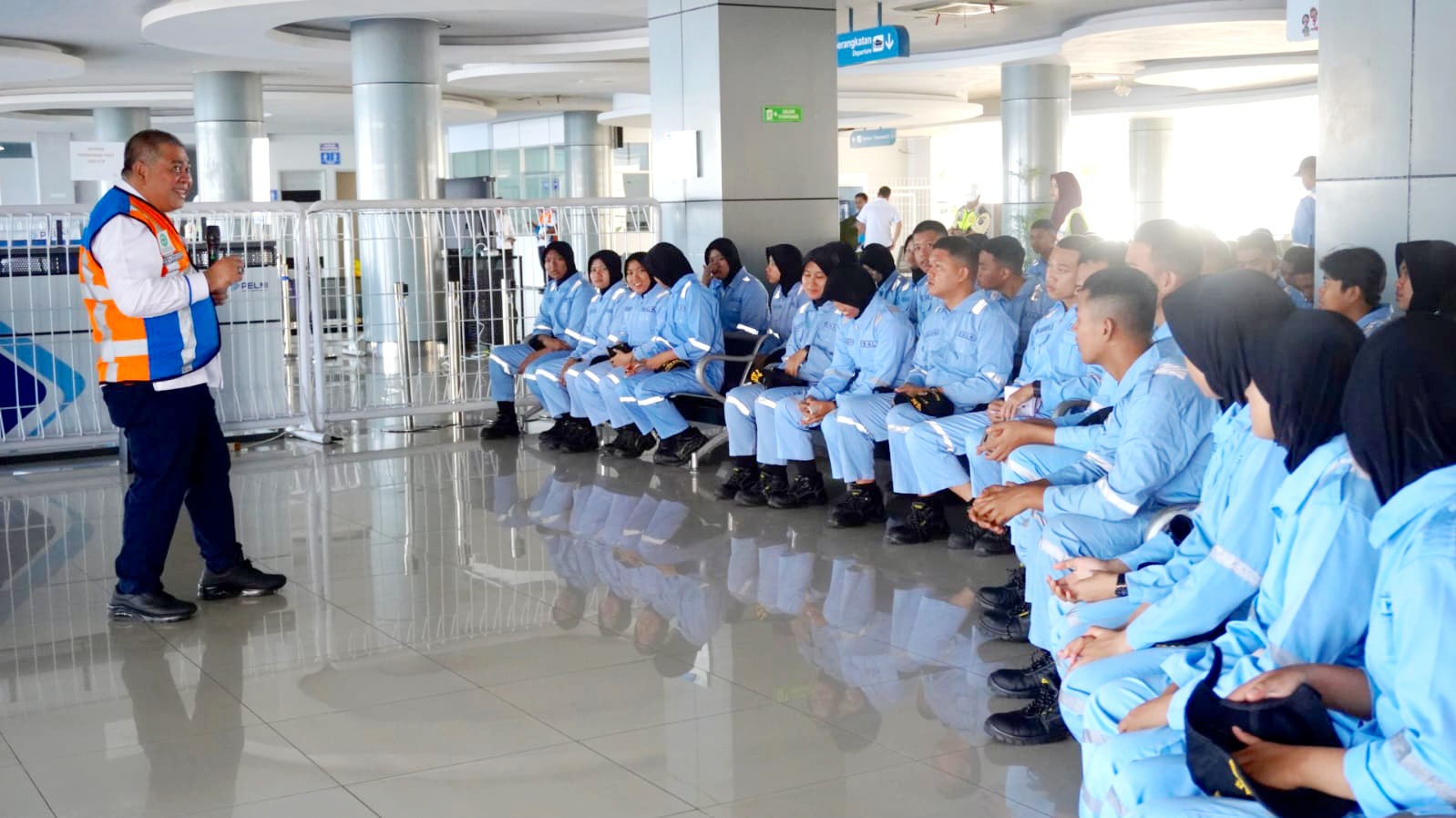 200 Taruna PIP Makassar Dalami Sistem Kepelabuhanan di Pelindo Regional 4 Makassar